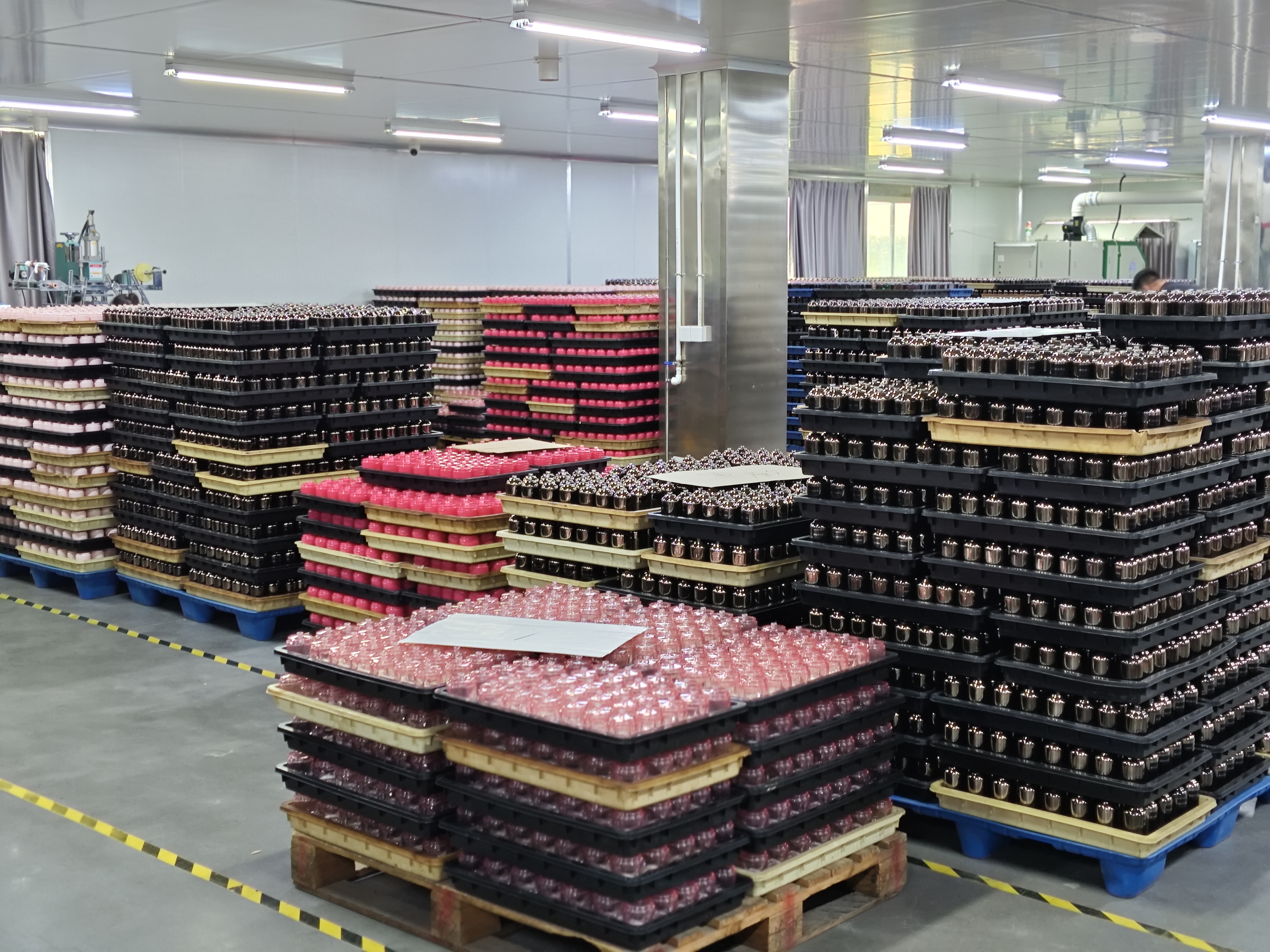 Glass packaging factory workshop warehouse